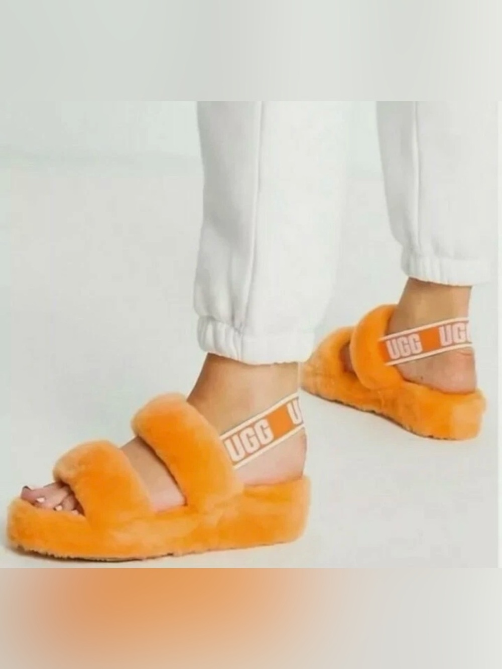 UGG Oh Yeah Fluff Slide Sandal - Orange Shearling Pre Owned Girls Size 4